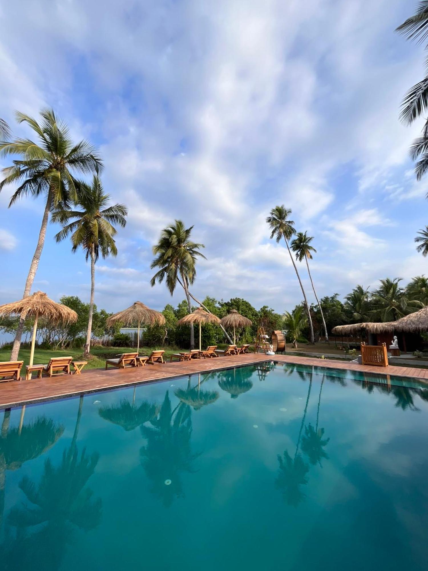 Simply Peace Hotel แทนกาลเล ภายนอก รูปภาพ